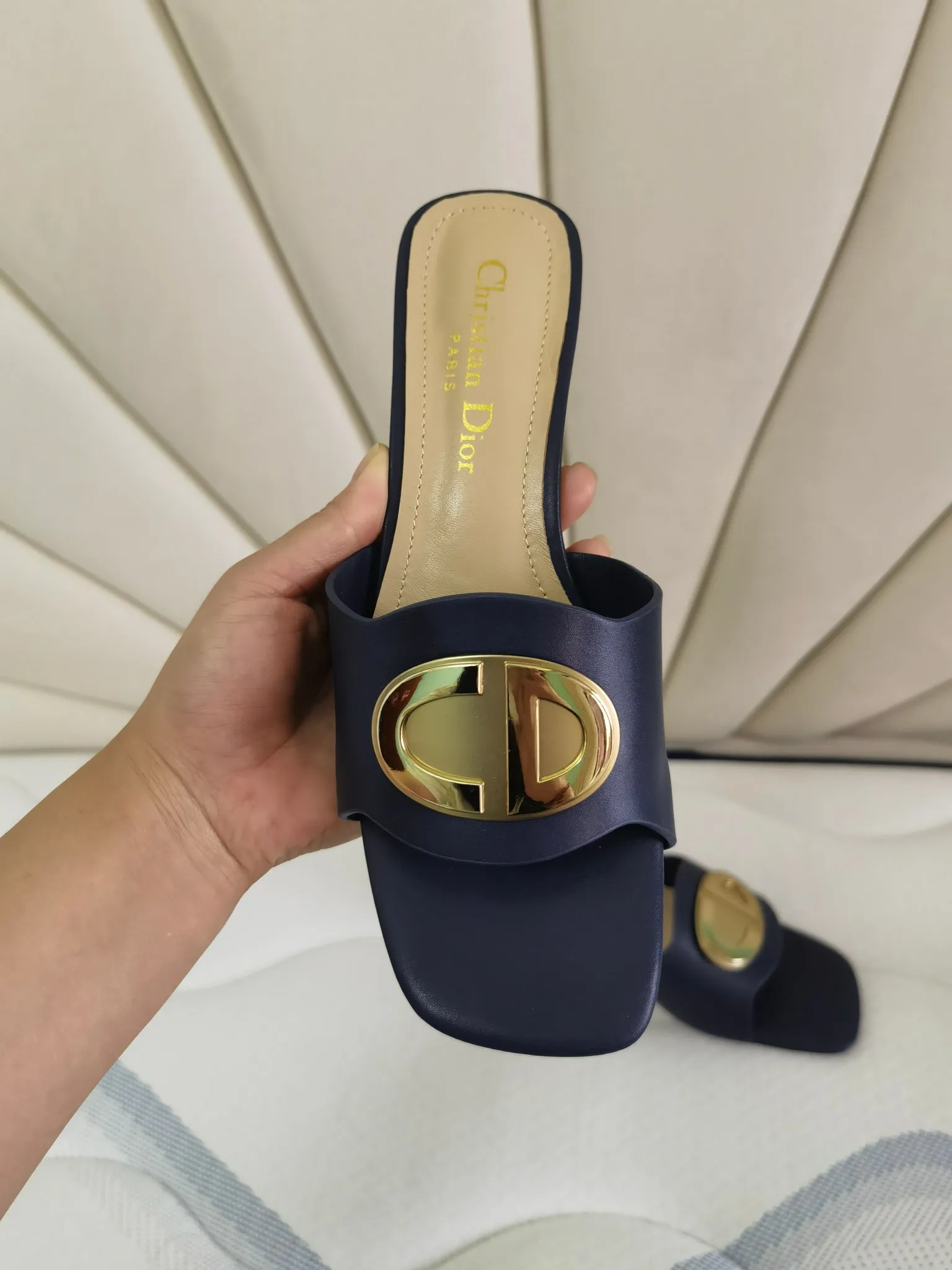 👟👟Ex-factory price 340👟👟 Genuine leather sole +40 Dior 2024 summer catwalk model shipped, heel height 6 cm, four colors available, black, white, apricot, blue, size 35-43